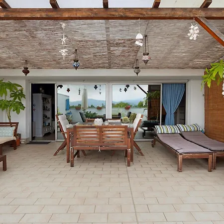 Attico Con Terrazza A Apartment *